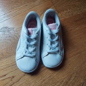 NWOT puma Shoes pink and white